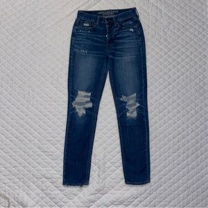 American Eagle Women’s 2 Vintage High Rise Distressed Straight Leg Cropped Jean